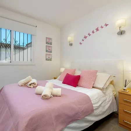 Spanish Style, Elegant 3 Bedroom - 5 Minutes From The Beach! Marbella